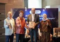 Kolaborasi Internasional Perkuat Keahlian Urologi Robotik Mayapada Hospital Jakarta Selatan