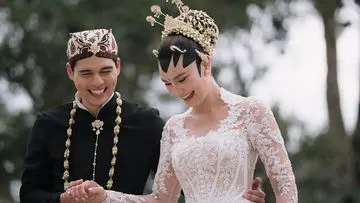Luna Maya Bantah Isu Kehamilan, Akui Belum Siap Punya Anak