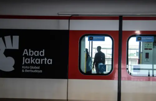 Uji Coba LRT Jakarta: Tarif Rp 8 Berlaku Hingga Oktober 2026