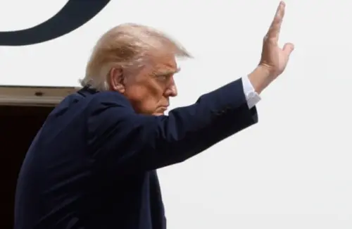 Trump Imbau Perusahaan Kanada Relokasi ke AS, Tawarkan Kebebasan Tarif