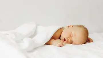 Senyum Bayi Saat Terlelap: Bukan Selalu Pertanda Mimpi Indah, Ini Penjelasan Ilmiahnya