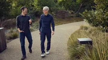 John Ternus Gantikan Tim Cook, Penggemar Apple Harapkan Inovasi Berani