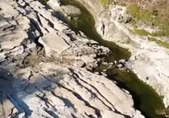 Musim Kemarau, Aliran Sungai Bogowonto di Purworejo Menyusut Drastis Tampilkan Pemandangan Mirip "Grand Canyon Mini"