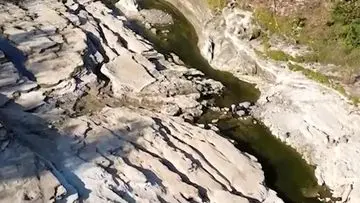 Musim Kemarau, Aliran Sungai Bogowonto di Purworejo Menyusut Drastis Tampilkan Pemandangan Mirip "Grand Canyon Mini"