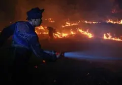 Visibilitas Buruk dan Air Terbatas Hambat Pemadaman Karhutla di Kalimantan Barat