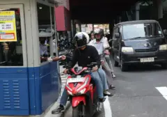 Anggota DPRD Surabaya Ajukan Wacana Parkir Tepi Jalan Gratis, Pajak Kendaraan Jadi Alternatif