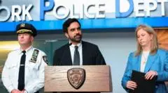 Wanita Tewas dalam Penusukan di Times Square, Pelaku Ditembak Mati Polisi