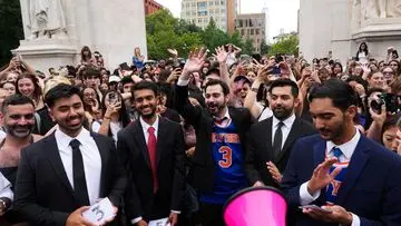 Perburuan Kembaran Zohran Mamdani: Ratusan Warga New York Beraksi di Washington Square