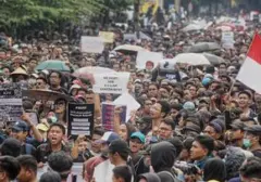 Demo di Simpang 4 Gramedia Yogyakarta Berujung Ricuh, 6 Mahasiswa UGM-UNY Terluka