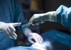 Fenomena Aneh: Serangga Hidup Ditemukan Keluar dari Perut Pasien Saat Operasi