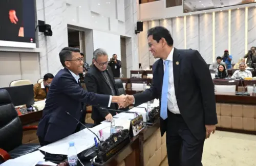 Target Ekonomi 6% dan Rupiah Rp17.500 per Dolar AS Disepakati untuk 2027
