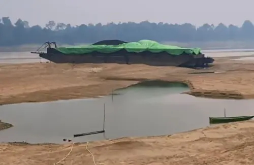 Kekeringan Sungai Kapuas Lumpuhkan Aktivitas Tongkang Batu Bara, ESDM Buka Suara
