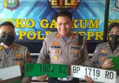 Pelat Nomor Hijau: Penanda Khusus Kendaraan Operasional Pemerintah Daerah