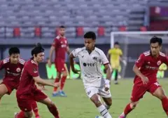 Pratama Arhan Cedera, Persija Terancam Kehilangan 'Senjata' Lemparan Jauh Hadapi Borneo FC