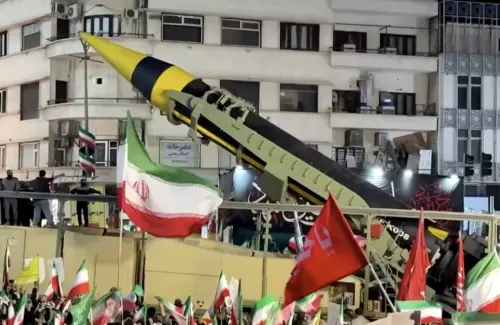 Iran Pamer Kekuatan Militer di Tengah Eskalasi Ketegangan dengan AS