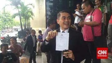 Kontroversi Arya Wedakarna: Dari Ucapan Rasisme Hingga Kehadiran di Kontes Waria yang Dikawal TNI