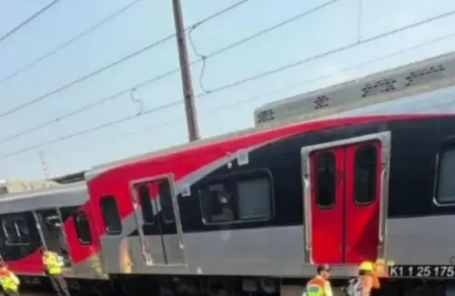 Gerbong KRL Bogor-Jakarta Anjlok di Stasiun Jakarta Kota, KAI Commuter Evakuasi