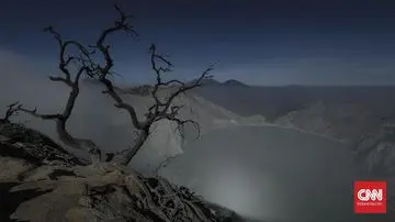 Karhutla Landa Cagar Alam Merapi Ungup-Ungup, Kawah Ijen Terancam Ditutup
