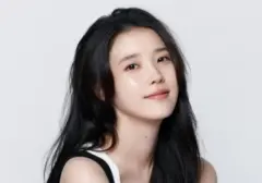 IU Hadirkan Teaser Menggoda untuk Single Digital Terbaru