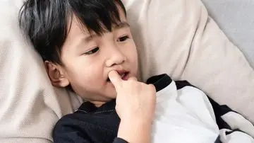 Mengatasi Kebiasaan Menggigit Kuku pada Anak: Panduan untuk Orang Tua