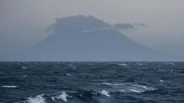 Erupsi Gunung Anak Krakatau Lumpuhkan Kamera Pemantau, Pengamatan Beralih ke Metode Manual