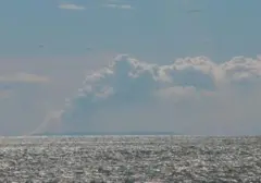 Anak Krakatau Terus Erupsi, PVMBG Pantau Aktivitas hingga Sabtu Pagi