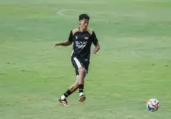 Dewa United Raih Tiga Poin Krusial Berkat Gol Tunggal Rafael Struick ke Gawang Persik