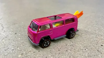 Hot Wheels 'Rear-Loading Beach Bomb' Tembus Miliaran Rupiah, Kolektor Berebut