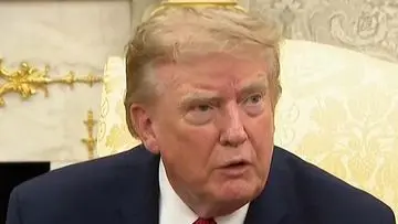Trump Gunakan Jet Hadiah Qatar untuk Perjalanan ke Irlandia, Air Force One Tak Dipakai