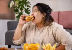 10 Kebiasaan Makan Sehari-hari yang Mengintai Kesehatan Jantung