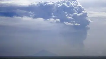 Abu Vulkanik Anak Krakatau Capai Jakarta dan Bengkulu