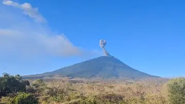 Ili Lewotolok Erupsi Lagi, Kolom Abu Setinggi 600 Meter Teramati
