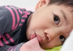 Panduan Mengatasi Kebiasaan Mengemut Jempol pada Anak