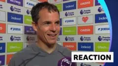 Le Bris Sesalkan Hasil Imbang Sunderland di Brentford, Akui Permainan Babak Pertama Terbaik