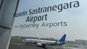 Abu Vulkanik Gunung Anak Krakatau Lumpuhkan Bandara Husein Sastranegara