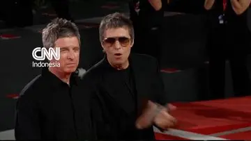 Liam dan Noel Gallagher Bersatu di Red Carpet Festival Film Venesia untuk Dokumenter Oasis