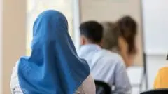 Larangan Jilbab untuk Anak di Bawah 14 Tahun di Austria Mulai Berlaku