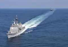 Iran Ledakkan Rudal Balistik ke Kapal Perang AS di Teluk Persia