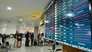 Erupsi Gunung Anak Krakatau Sebabkan Penutupan Bandara, Ini Panduan Refund Tiket Pesawat