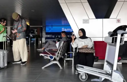 Abu Vulkanik Anak Krakatau Paksa 7 Bandara Tetap Tutup Hingga Sore, Satu Bandara Kembali Beroperasi
