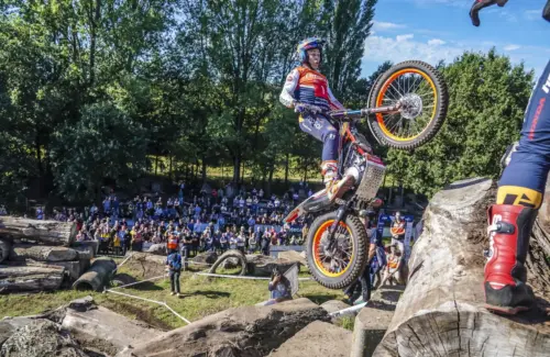 Performa Fenomenal Toni Bou Raih Rekor Dunia ke-40, Dihargai Bintang MotoGP