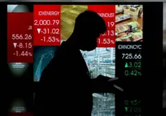 Indeks Saham Ditutup Melemah di Awal Pekan, Sektor Keuangan Jadi Penekan Utama