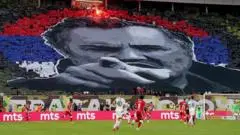 Suporter Red Star Pamer Tifo Ratko Mladić Jelang Derbi Beograd