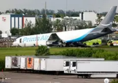 Pesawat Kargo Amazon Tergelincir di Miami, Lima Orang Meninggal Dunia