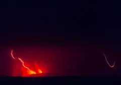 Petir Vulkanik Warnai Erupsi Anak Krakatau, PVMBG Ungkap Alasannya