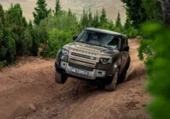 Jaguar Land Rover PHK Ribuan Karyawan, Persaingan Mobil China Jadi Sorotan