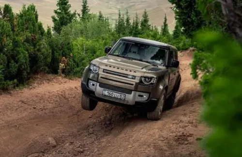 Jaguar Land Rover PHK Ribuan Karyawan, Persaingan Mobil China Jadi Sorotan
