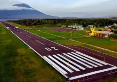 Abu Vulkanik Lewotolok Lumpuhkan Bandara Wunopito Selama Dua Hari