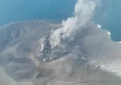 Fenomena "Latah" Gunung Berapi: Mengapa Aktivitas Satu Memicu yang Lain?