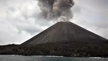 Potensi Wisata dan Pendakian Gunung Anak Krakatau Pasca-Erupsi: Analisis Ahli